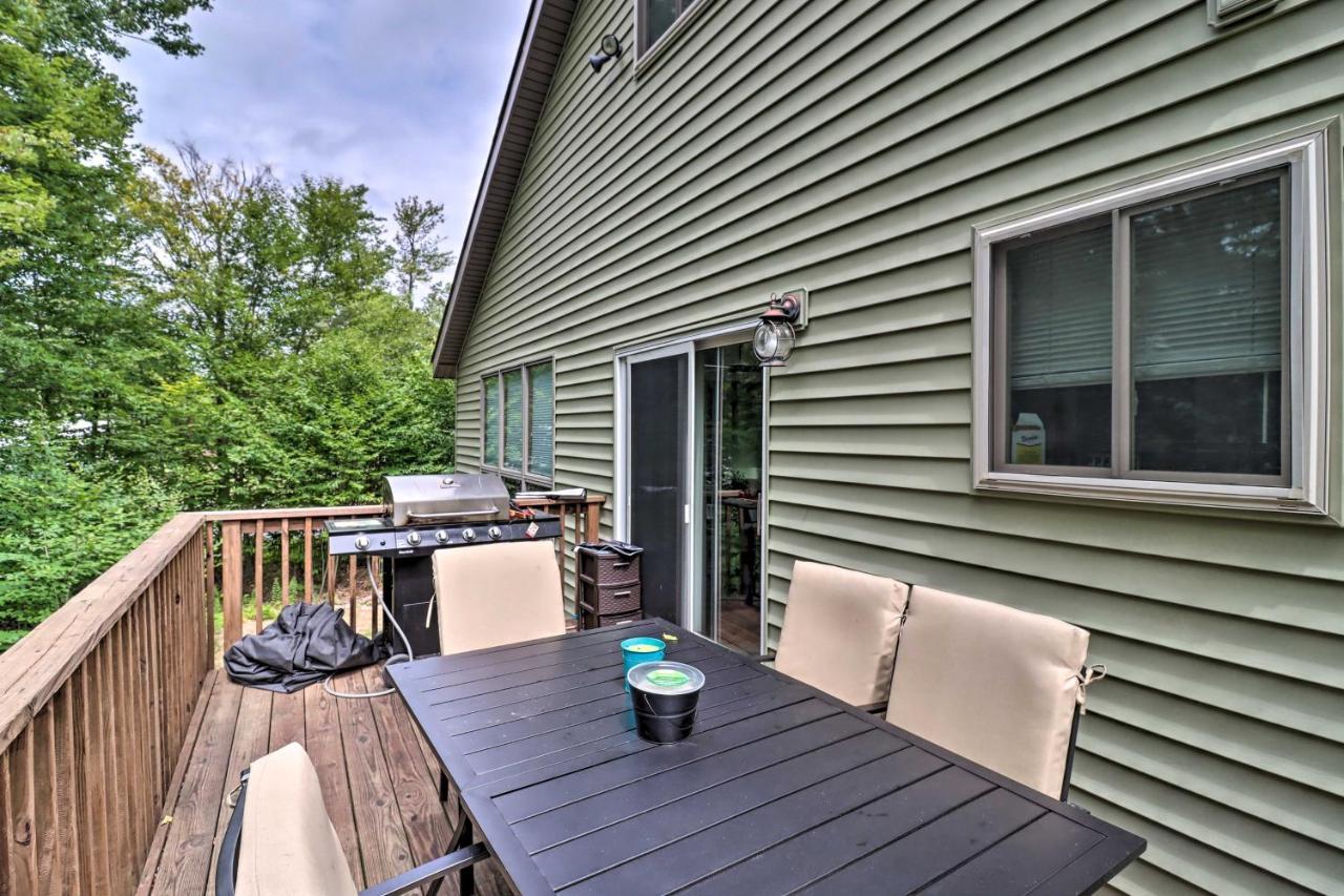 Tobyhanna Home With Game Room And Fire Pit Zewnętrze zdjęcie